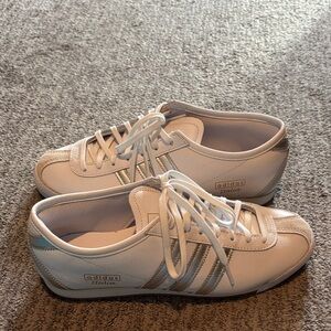 Adidas Women's Italia White Sneakers with Silver Stripes 9